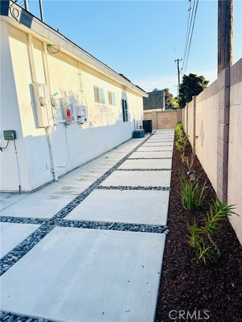 Building Photo - 12645 Jerome Ln