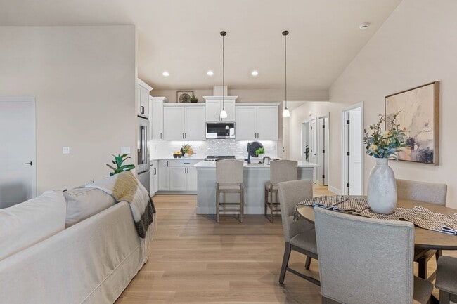 Building Photo - West Valley Luxury Townhome