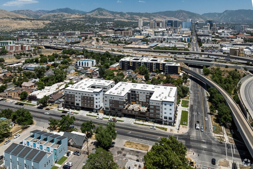 Community Context - Crossing at 9th