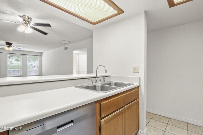 Building Photo - 7465 Stoney Hill Dr
