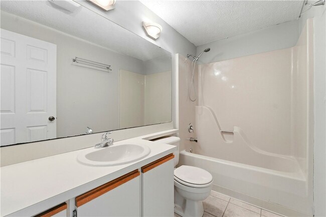 Building Photo - 217 Clearbrook Ct