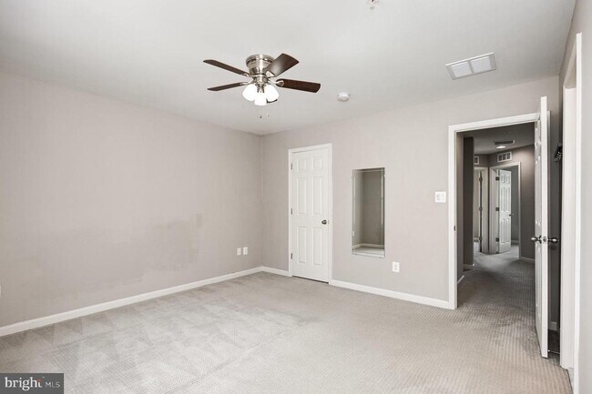 Building Photo - 7223 Barry Ln