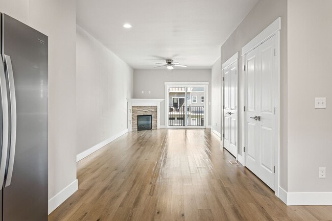 Building Photo - Brand New Townhouse in Yakima!