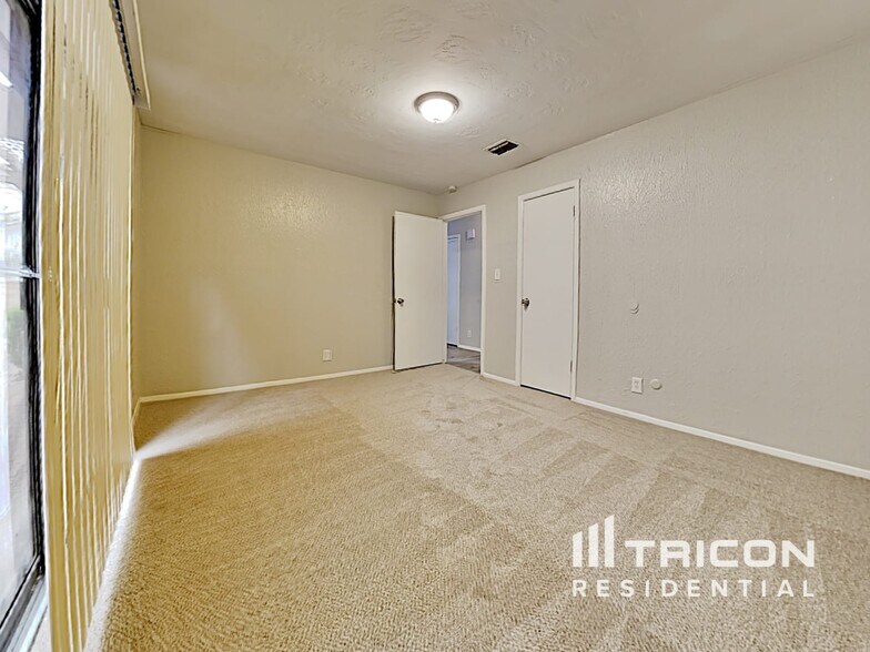 Building Photo - 5814 Arncliffe Dr