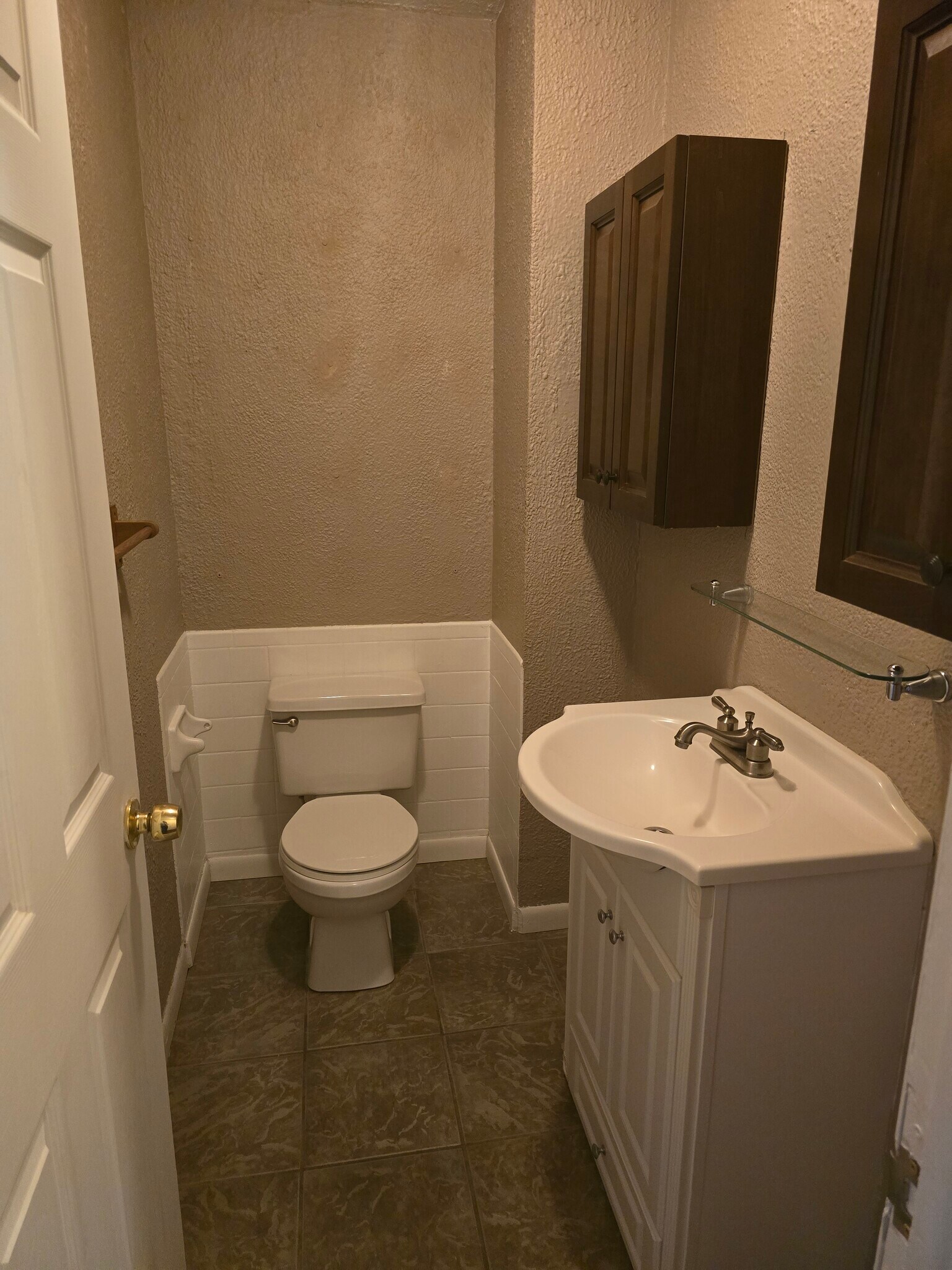 bathroom - 8570 Country Club Dr