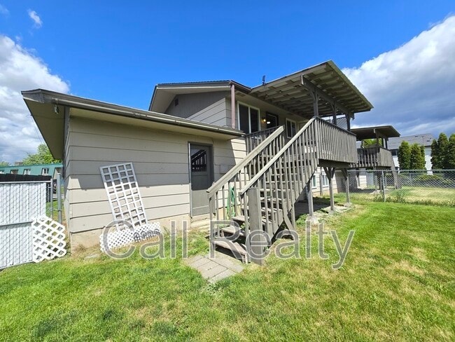 Building Photo - 3322 S Raymond Cir