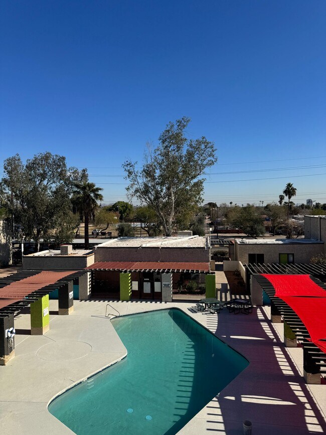 Building Photo - 1/2 off move in special! Large 2 bedroom i...
