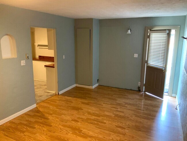 Building Photo - 2868 Bailey Ln