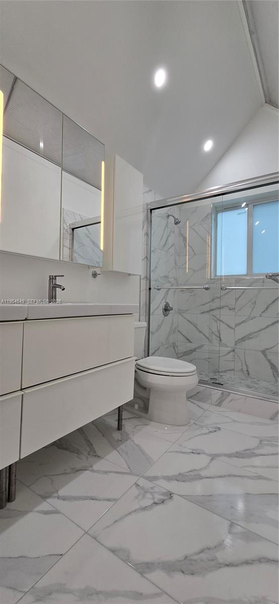 Building Photo - 1000 SE 2nd St