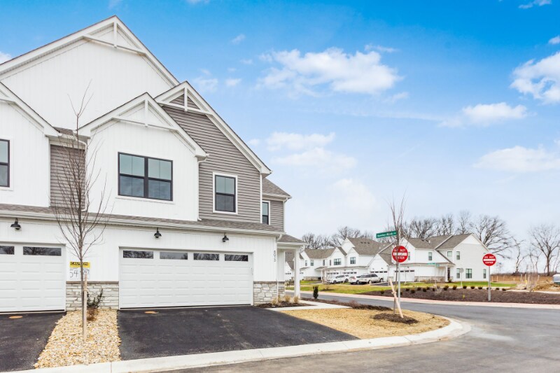 Building Photo - 6073 Miranda Ln