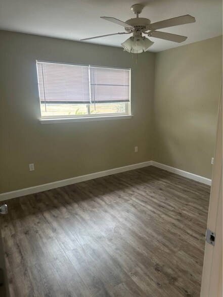 Building Photo - 1110 Airport Rd