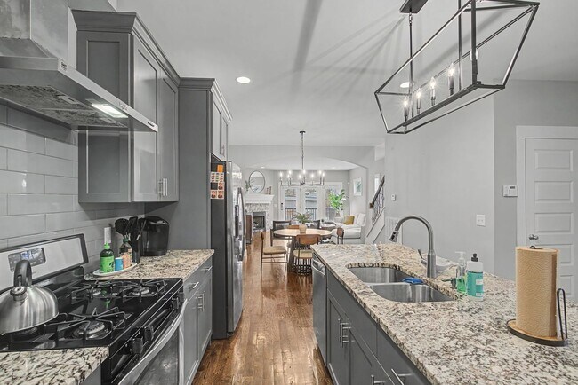 Building Photo - $4,200 per month | Fully Furnished | 3+ Month Leases Available