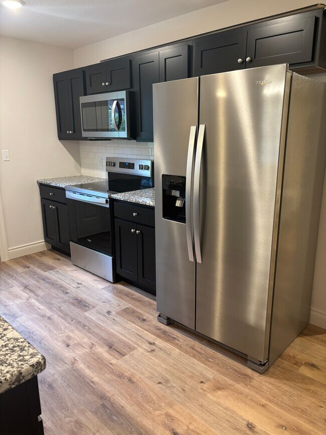 Building Photo - 14 3rd Ave