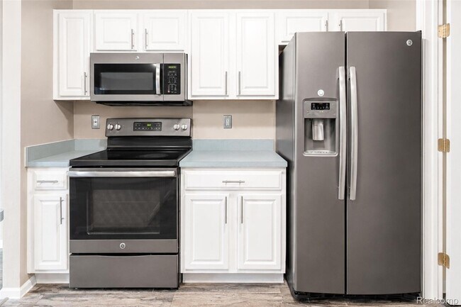 Building Photo - 22733 Coachlight Cir