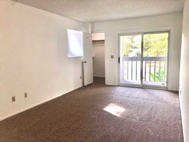 Building Photo - MOVE IN MARCH! 2 Story-Spacious 3 beds 2.5 bath townhouse with attached 2 car garage!!