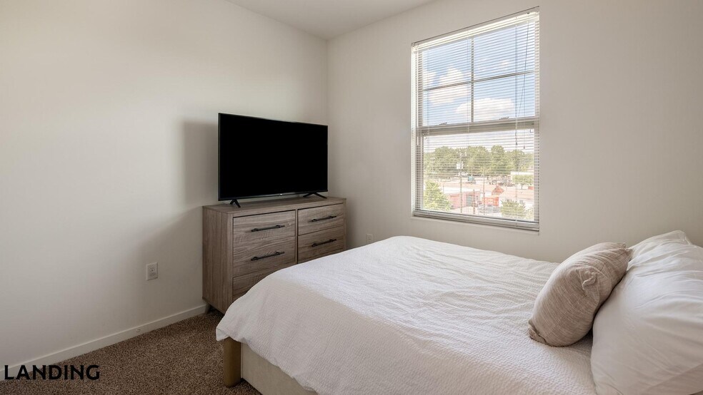 Building Photo - 2017 Brook Rd