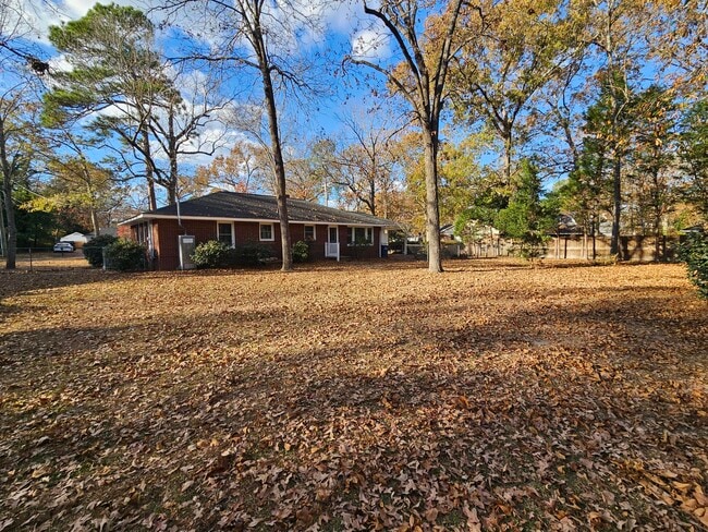 Building Photo - 384 Mimosa Cir