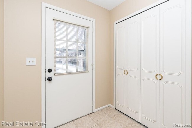 Building Photo - 5075 Buckingham Pl Dr