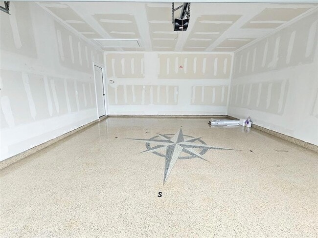 Building Photo - 637 Palmilla St