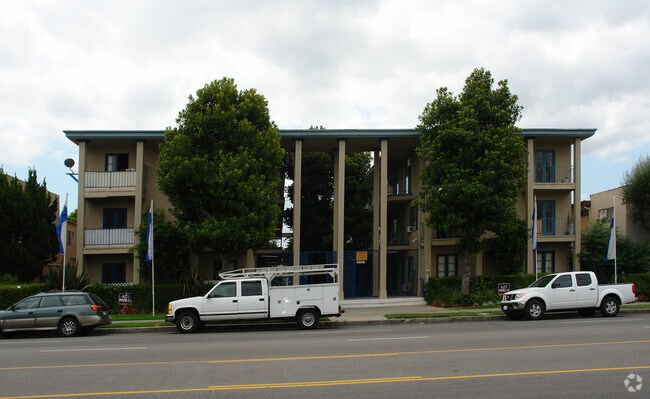 Building Photo - 21736 Roscoe Blvd