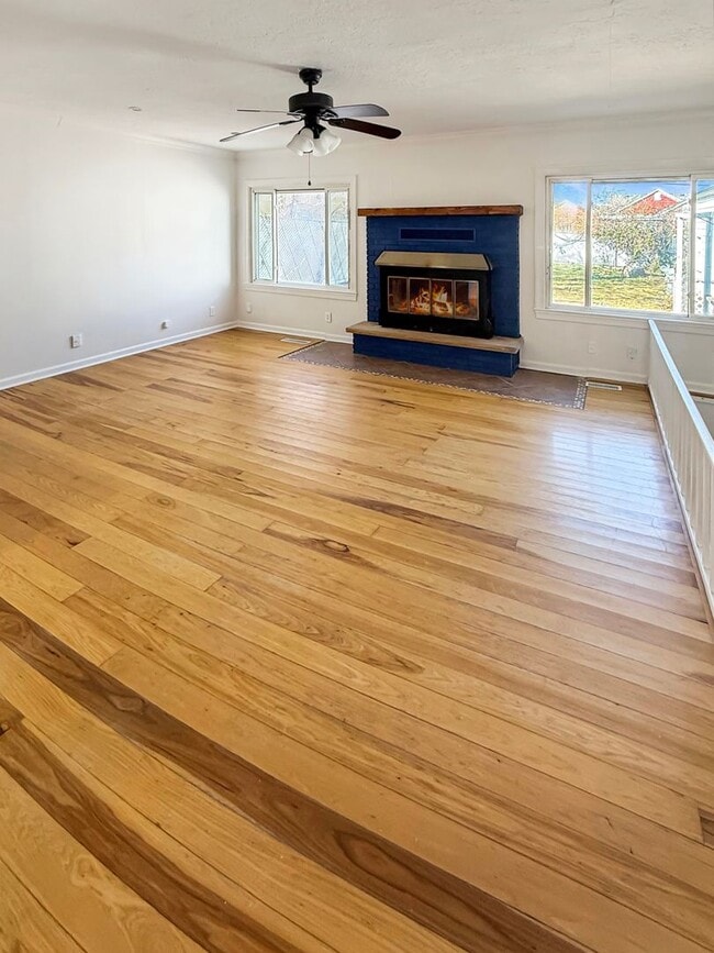 Building Photo - Charming West Tulsa Bungalow with Detached Garage and Hardwood Floors