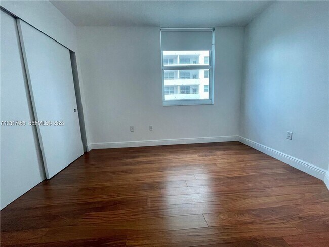 Building Photo - 9201 Collins Ave