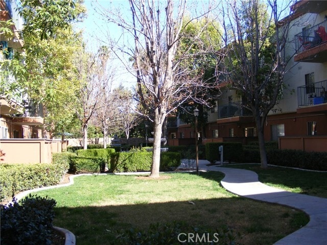 Building Photo - 400 N Acacia Ave