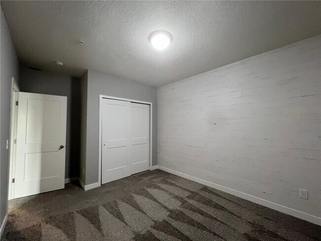 Building Photo - 7262 Alvarado Ln N