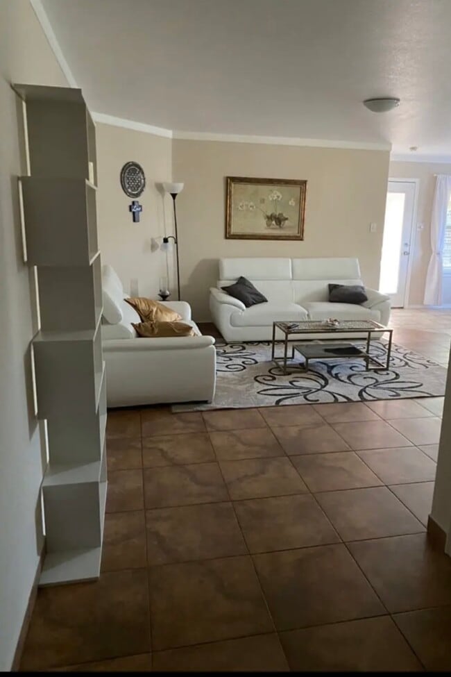 Building Photo - 1505 Hill Lockwoods Dr