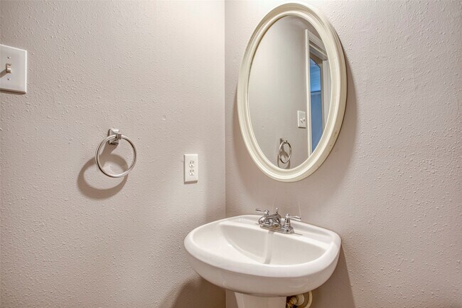 Building Photo - 25127 Florina Ranch Dr
