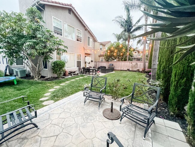 Building Photo - Charming 4 Bedroom/3 Bath Single Family Home on a Cul-de-sac with backyard