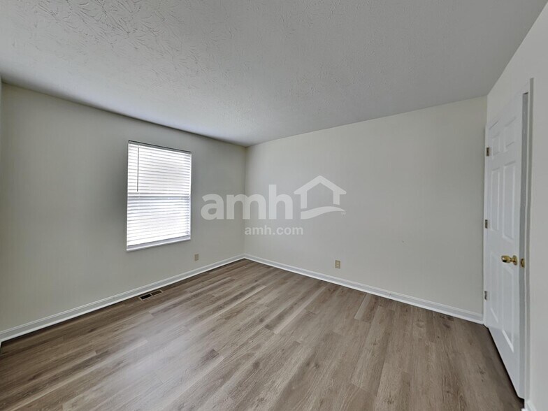 Building Photo - 117 Ridgewood Dr