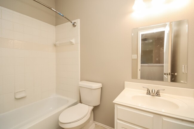 Building Photo - 2523 Flycatcher Cove Dr