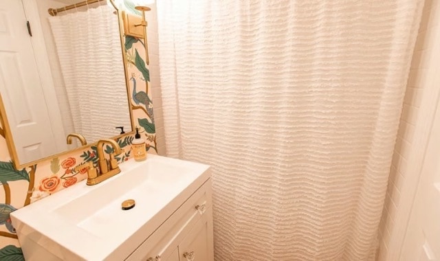 Full Bath 2 - 1339 Saint Cloud Ave