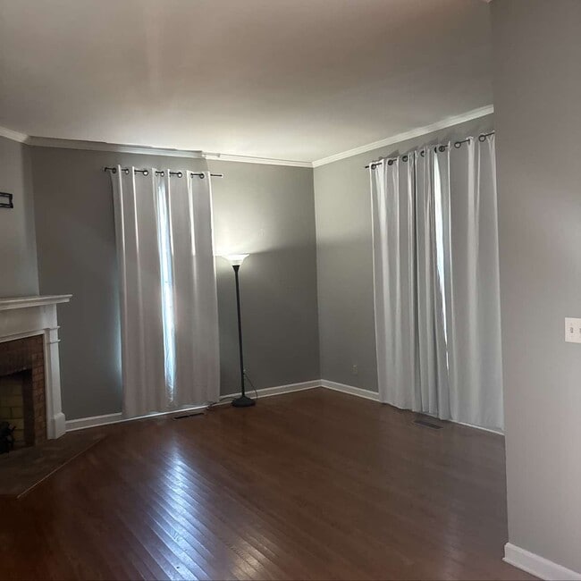 Building Photo - 141 Alumni Ave