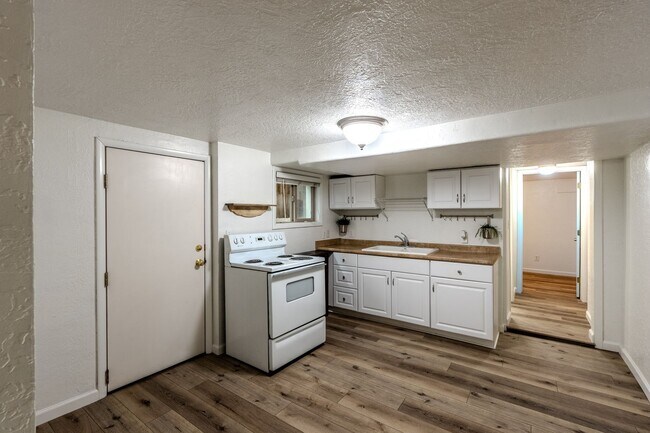 Building Photo - Brown Duplex