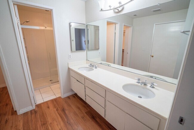 Building Photo - COMING SOON! 2-Bedroom Condo with some Uti...