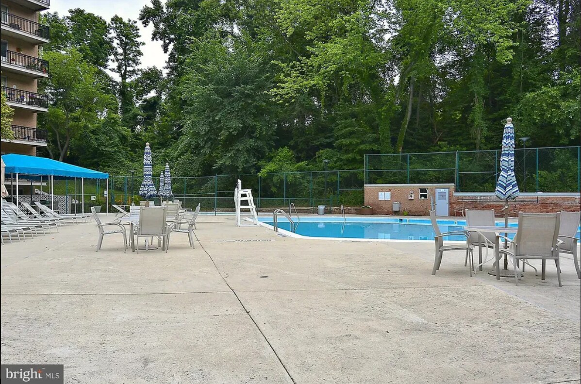 Building Photo - 1900 Lyttonsville Rd