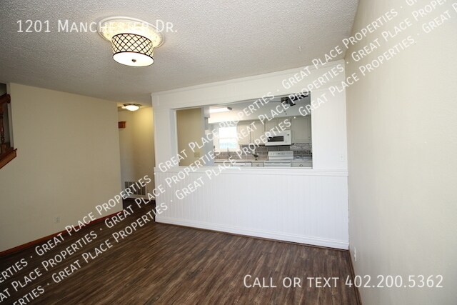 Building Photo - 1201 Manchester Dr