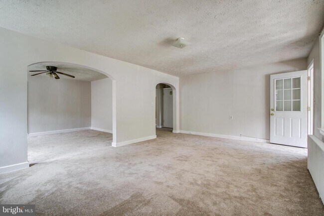 Building Photo - 6120 41st Ave