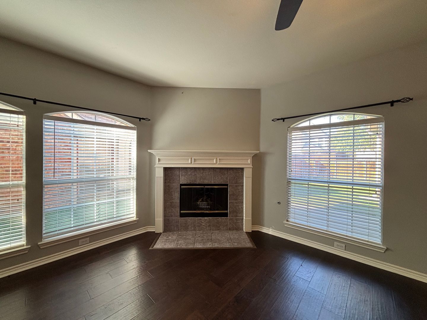 Building Photo - 10640 Line Berry Ln