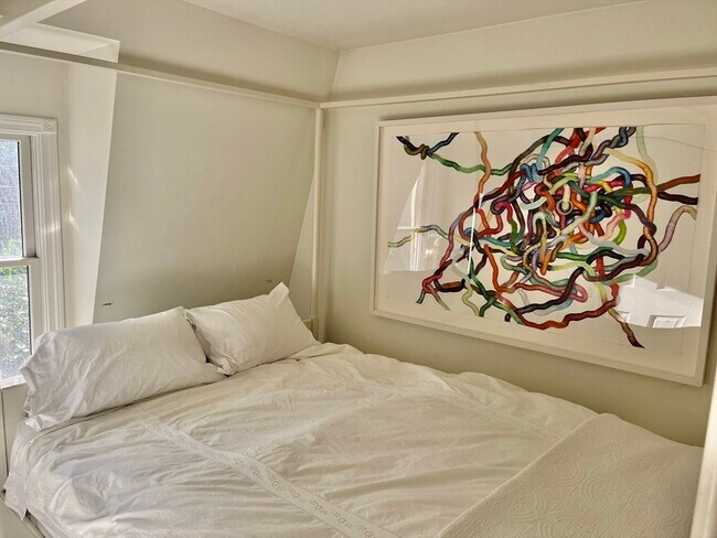 Building Photo - 5 High St Ct