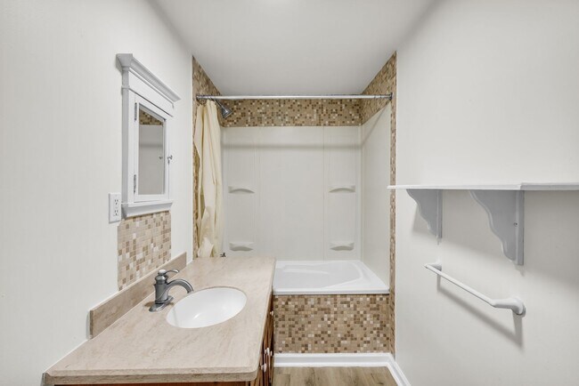Building Photo - 1050 W Nesquehoning St
