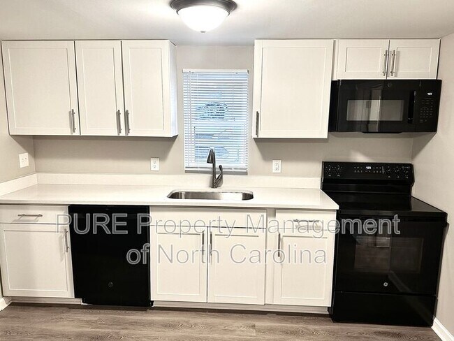 Building Photo - 217 Cotton Grove Rd