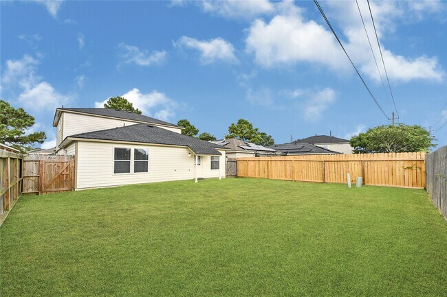 Building Photo - 7818 Black Gap Dr