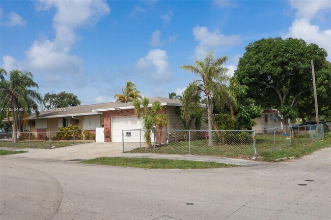 Building Photo - 1504 N 24th Ave