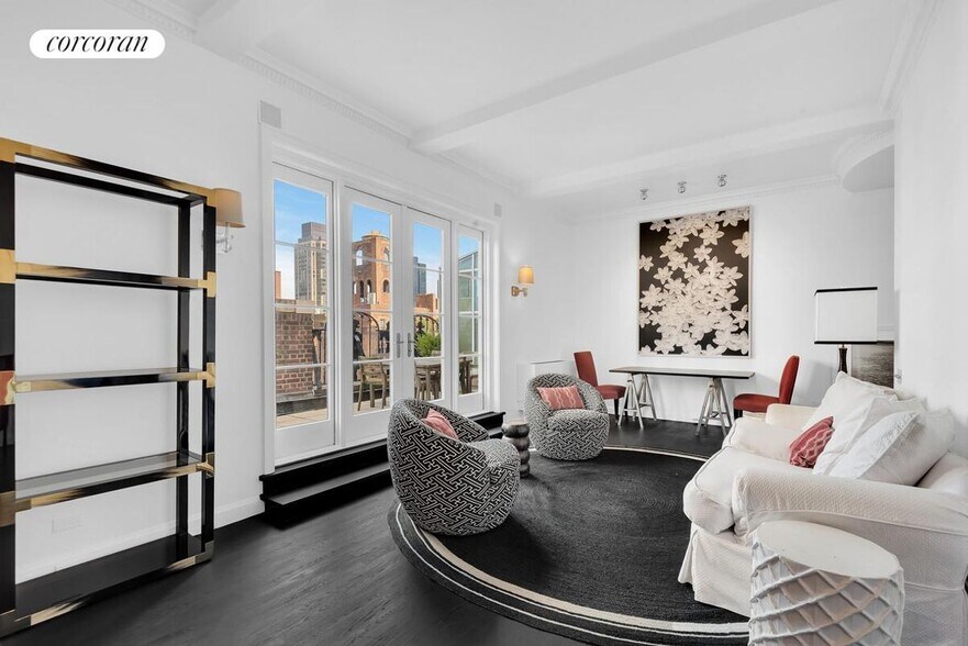 Primary Photo - 320 E 57th St