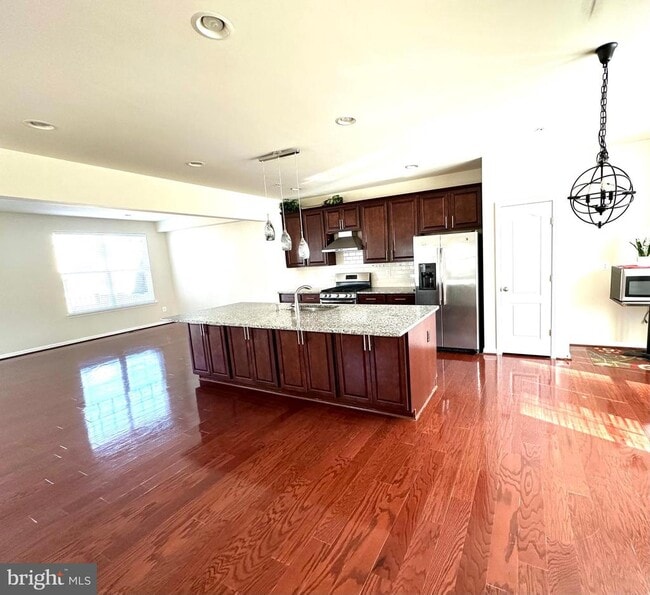 Building Photo - 200 Marina View Ct
