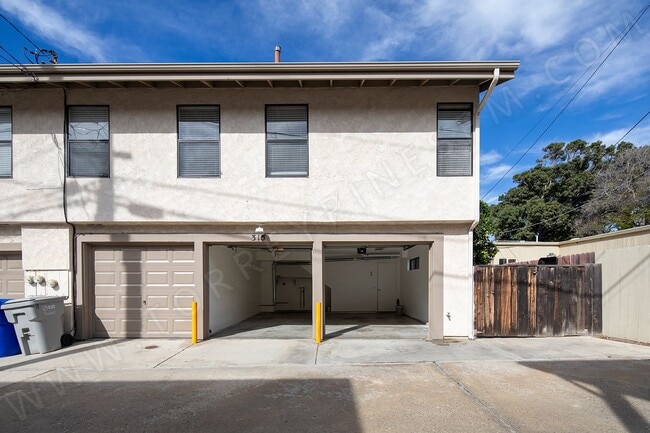 Building Photo - OPEN HOUSE: 12/13 1-2PM ~ 3BR Townhome with Garage, 1 BLOCK from Ocean!