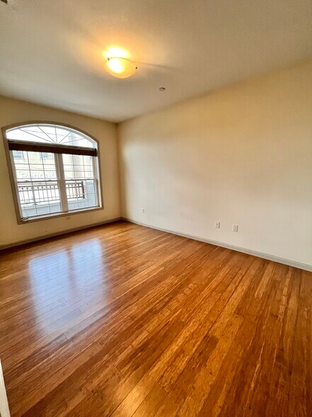 50 Oak St 203 - 30 Oak St